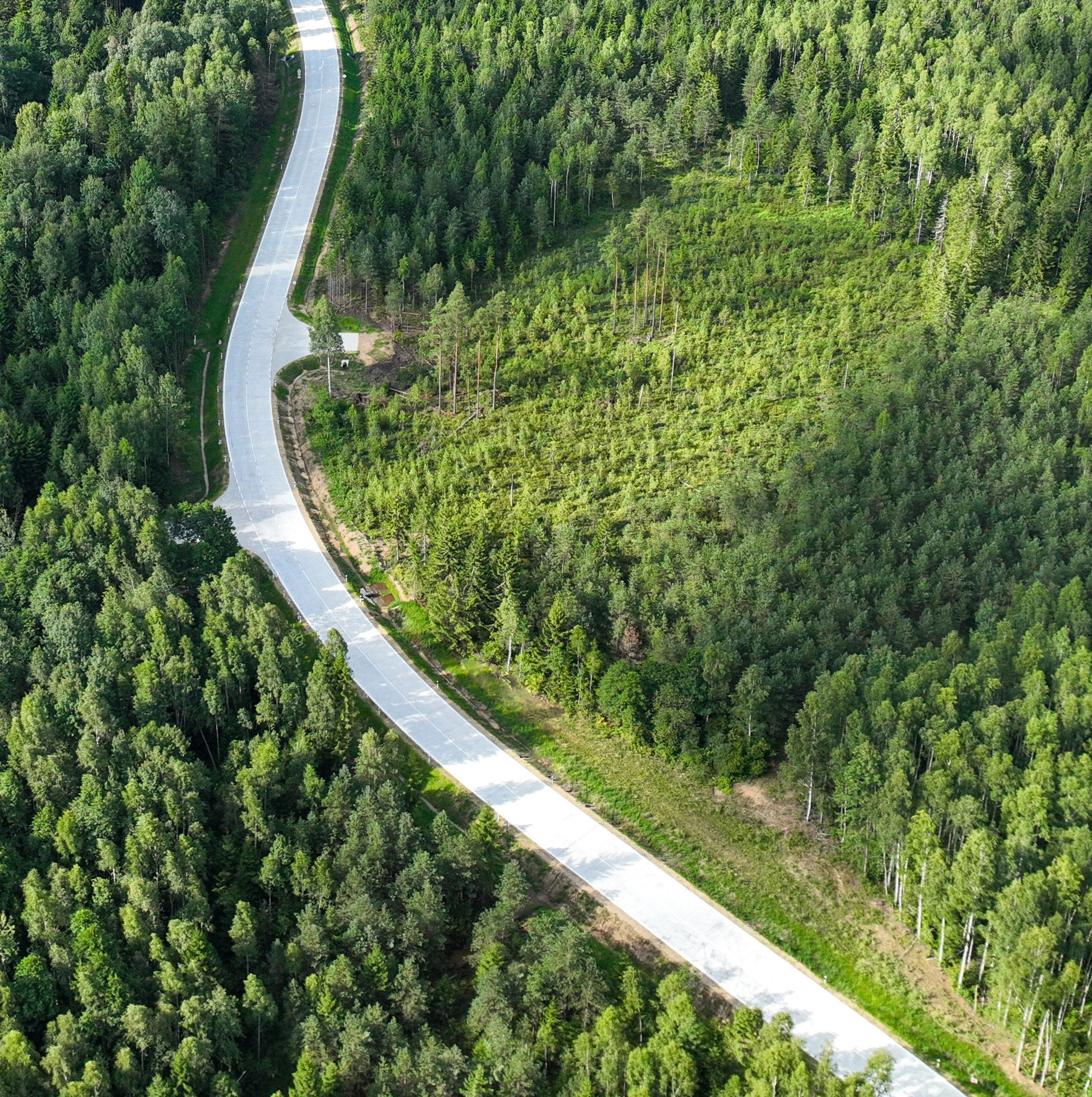 Image illustrating the “Road and street construction” service